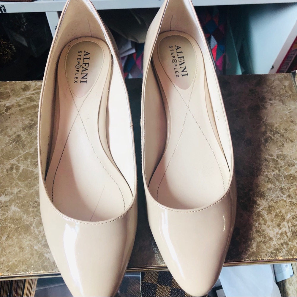 ALFANI StepNFlex Beige Shoes Size 7M